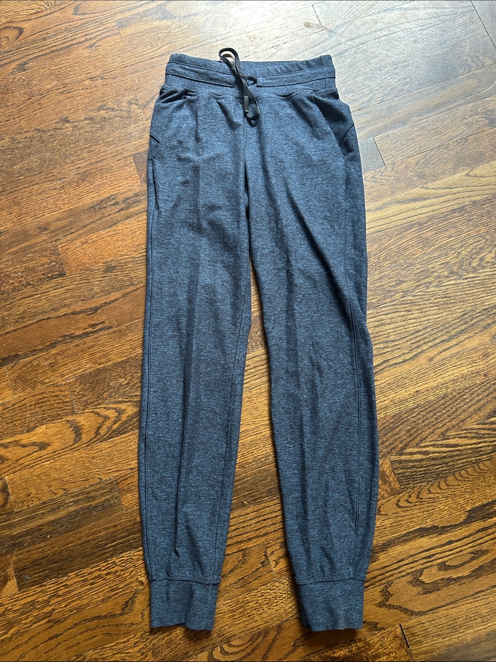 Lululemon size 2 navy blue 28” high waist joggers - so soft! Like new condition